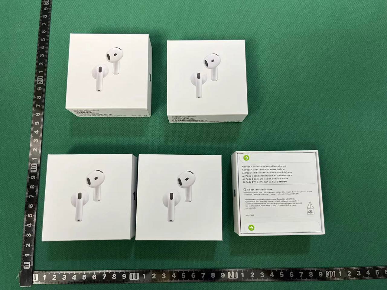  AirPods 4 ANC